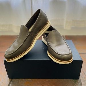 Cole Hann Men’s Slip on Size: 9,5